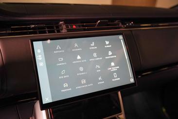 Land Rover Range Rover P550e Autobiography — photo 27