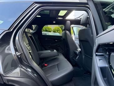 Land Rover Range Rover Evoque Hybrid Dynamic SE Black-Paket — photo 12