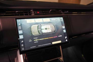 Land Rover Range Rover P550e Autobiography — photo 34