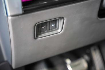 Land Rover Range Rover P550e Autobiography — photo 36