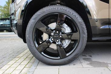 Land Rover Defender 110 X-Dynamic HSE P300e — photo 5