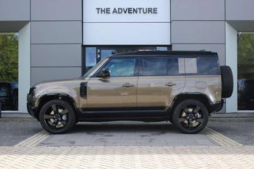 Land Rover Defender 110 X-Dynamic HSE P300e — photo 8