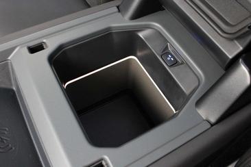 Land Rover Defender 110 X-Dynamic HSE P300e — photo 13