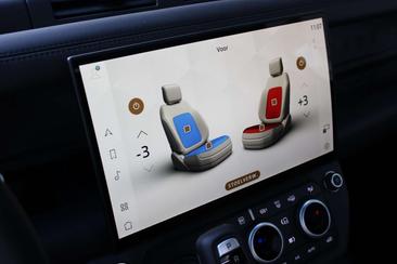 Land Rover Defender 110 X-Dynamic HSE P300e — photo 22
