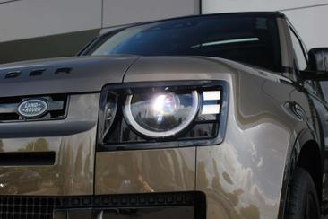 Land Rover Defender 110 X-Dynamic HSE P300e — photo 33