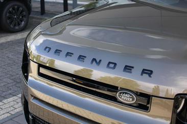 Land Rover Defender 110 X-Dynamic HSE P300e — photo 44
