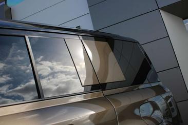 Land Rover Defender 110 X-Dynamic HSE P300e — photo 49