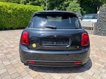 Mini Electric Cooper SE — photo 7