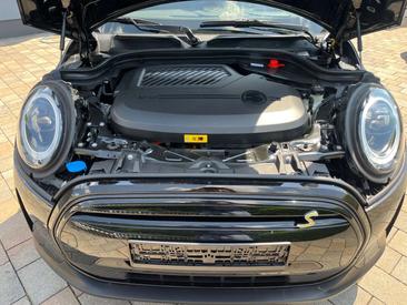 Mini Electric Cooper SE — photo 9