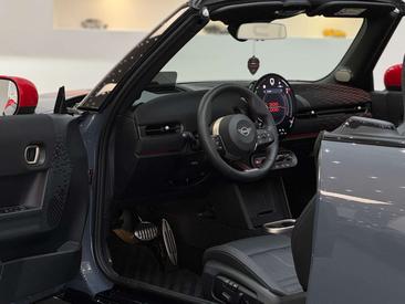 Mini Cabrio John Cooper Works — photo 17