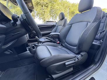 Mini Cabrio JCW Cooper S — photo 4