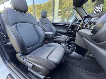 Mini Cabrio JCW Cooper S — photo 5