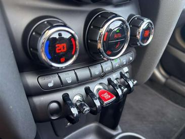 Mini Cabrio Essential One — photo 10