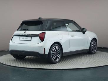 Mini Hatch Classic Cooper SE — photo 9