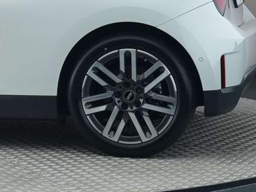 Mini Hatch Classic Cooper SE — photo 17