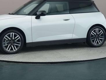 Mini Hatch Classic Cooper SE — photo 20