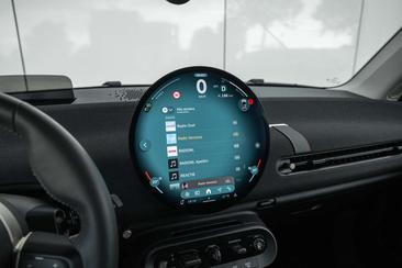 Mini Hatch Classic Cooper E — photo 18