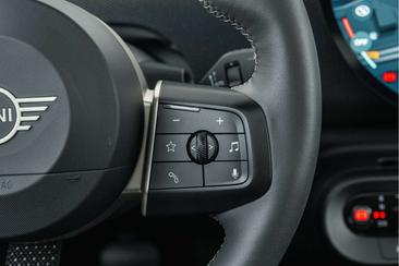 Mini Hatch Classic Cooper E — photo 33