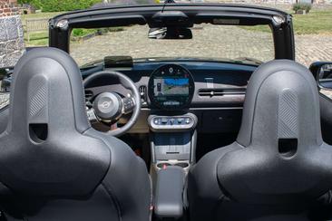 Mini Cabrio JCW Cooper — photo 14