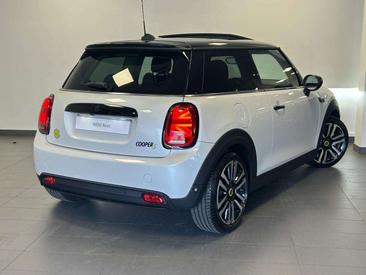 Mini Electric Cooper SE — photo 2