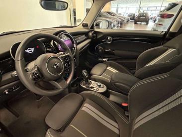 Mini Electric Cooper SE — photo 4