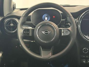 Mini Electric Cooper SE — photo 6