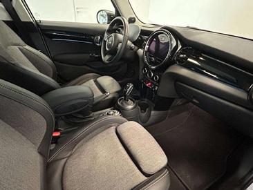 Mini Electric Cooper E — photo 12