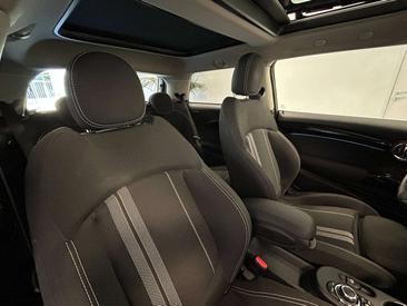 Mini Electric Cooper SE — photo 9