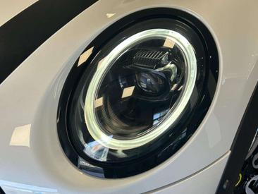 Mini Electric Cooper SE — photo 10