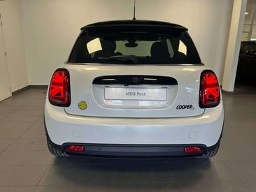 Mini Electric Cooper SE — photo 15