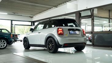 Mini Electric Classic Cooper SE — photo 11