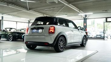 Mini Electric Classic Cooper SE — photo 12