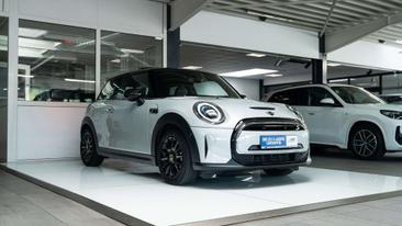 Mini Electric Classic Cooper SE — photo 14