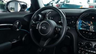 Mini Electric Classic Cooper SE — photo 28