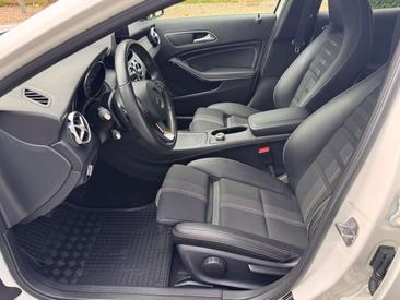 Mercedes GLA 220 — photo 13