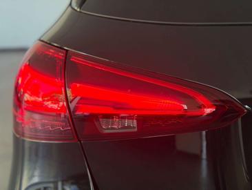 Mercedes Classe A 180 Night Edition — photo 12