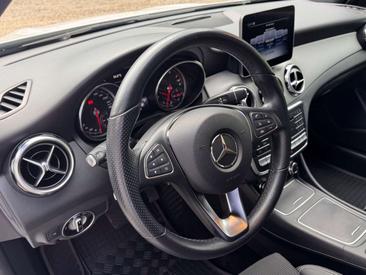 Mercedes GLA 220 — photo 18