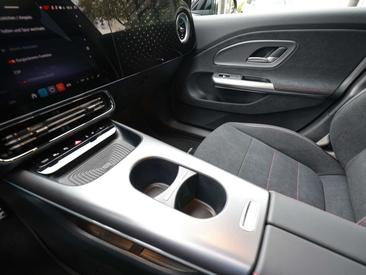 Mercedes CLA 180 AMG Line — photo 16