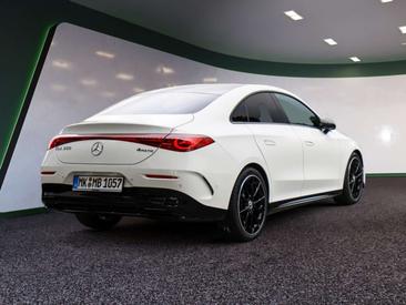 Mercedes CLA 200 AMG Line — photo 2
