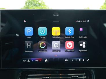 Mercedes CLA 180 AMG Line — photo 11
