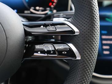 Mercedes Classe E 300 — photo 22