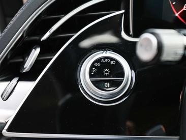 Mercedes Classe E 300 — photo 28