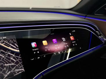 Mercedes Classe E 300 Night Edition — photo 19