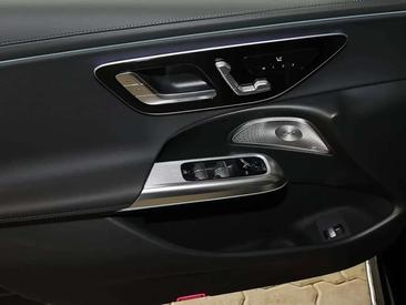 Mercedes Classe E 220 AMG-Line — photo 4