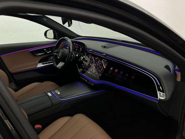 Mercedes Classe E 300 Night Edition — photo 22