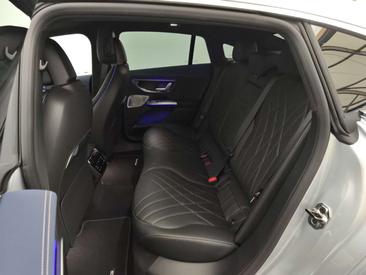 Mercedes EQE 350 AMG Line — photo 11