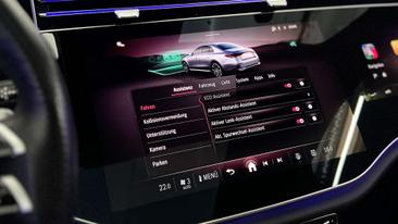 Mercedes Classe E 300 Night Edition — photo 28