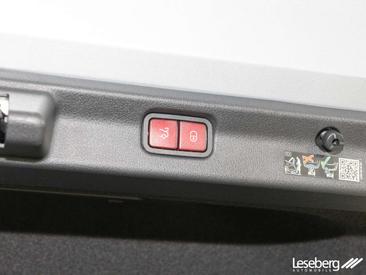 Mercedes EQE 350 — photo 9