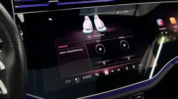 Mercedes Classe E 300 Night Edition — photo 32