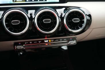 Mercedes Classe A 200 Luxury Line — photo 24